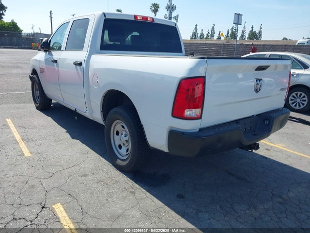 3C6RR7KG2MG686308 RAM 1500 Classic Tradesman  4x4 5'7 Box
