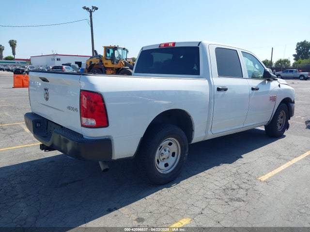 3C6RR7KG2MG686308 RAM 1500 Classic Tradesman  4x4 5'7 Box
