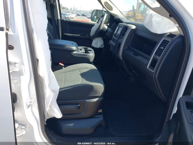 3C6RR7KG2MG686308 RAM 1500 Classic Tradesman  4x4 5'7 Box