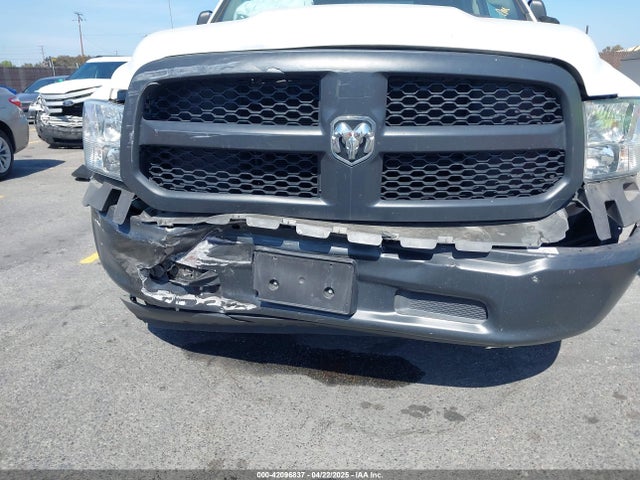 3C6RR7KG2MG686308 RAM 1500 Classic Tradesman  4x4 5'7 Box