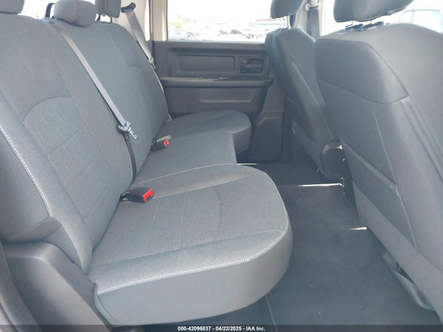 3C6RR7KG2MG686308 RAM 1500 Classic Tradesman  4x4 5'7 Box