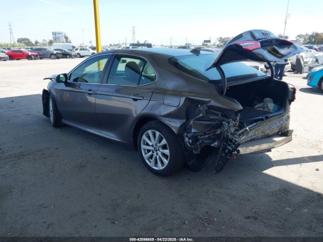 4T1B11HK8KU204599 Toyota CAMRY LE