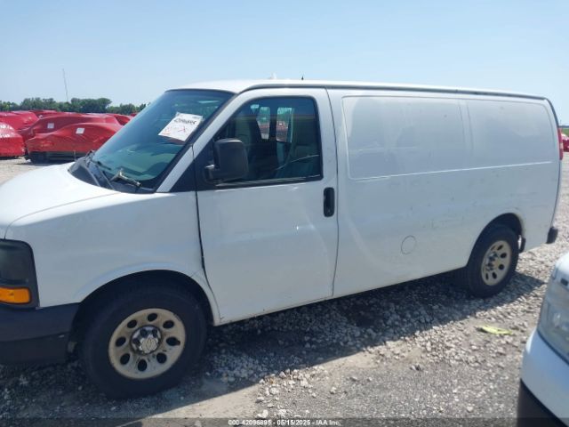 1GCSGAFX0E1163070 Chevrolet Express 1500 Work Van