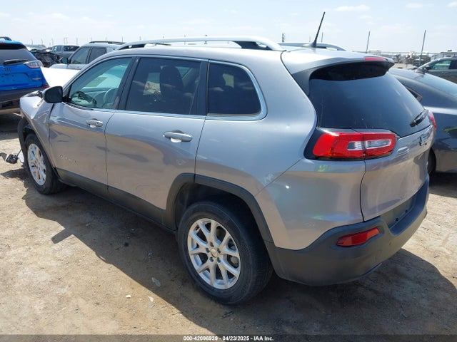 1C4PJLCB8JD566329 Jeep Cherokee Latitude Fwd