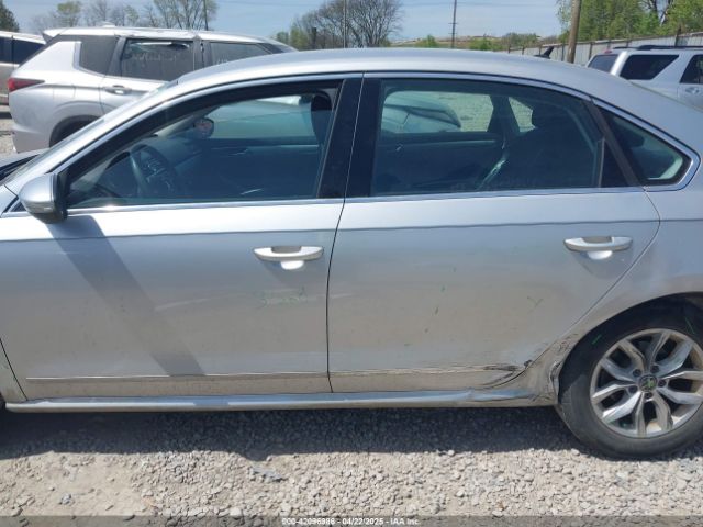 1VWAT7A32HC055215 Volkswagen Passat 1.8t S