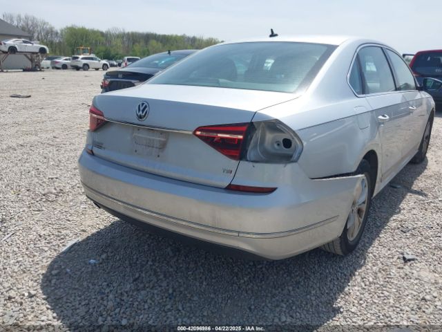 1VWAT7A32HC055215 Volkswagen Passat 1.8t S