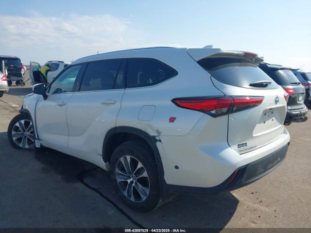 5TDGZRBHXMS075948 Toyota Highlander Xle