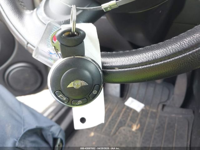 2011 MINI COOPER CLUBMAN WMWZF3C54BTX82347 Photo 10