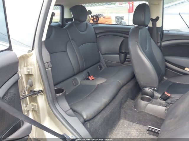 2011 MINI COOPER CLUBMAN WMWZF3C54BTX82347 Photo 7