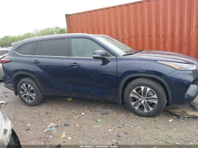 5TDKDRBH7SS578651 Toyota Highlander Xle