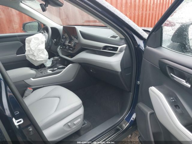 5TDKDRBH7SS578651 Toyota Highlander Xle