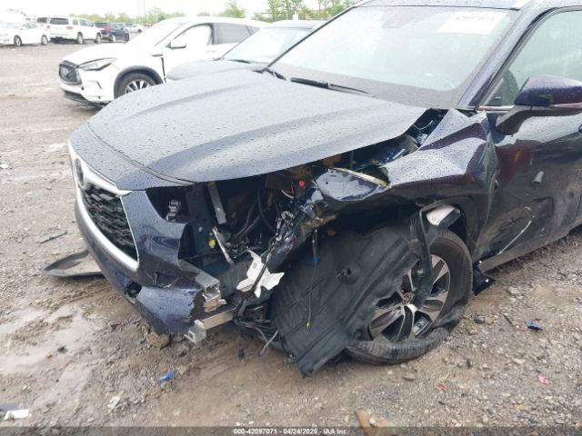 5TDKDRBH7SS578651 Toyota Highlander Xle