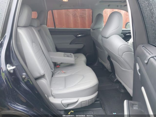 5TDKDRBH7SS578651 Toyota Highlander Xle