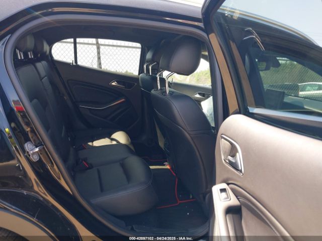 WDCTG4GB2KU016861 Mercedes-Benz Gla 250 4matic