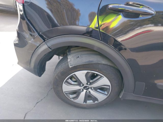 KNDCB3LC9M5475783 KIA NIRO LX