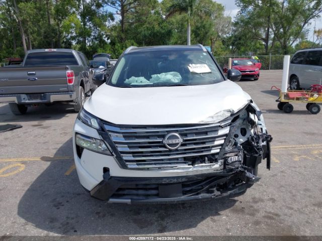 JN8BT3DC7RW070194 Nissan Rogue Platinum Fwd