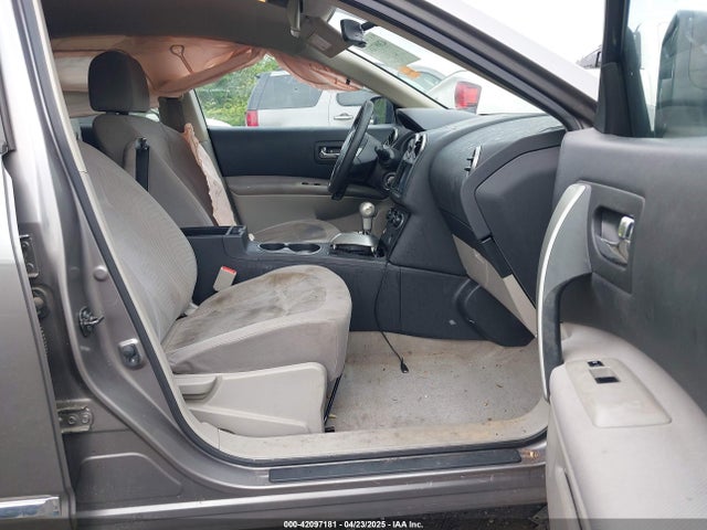 JN8AS5MT1FW667962 Nissan Rogue Select S