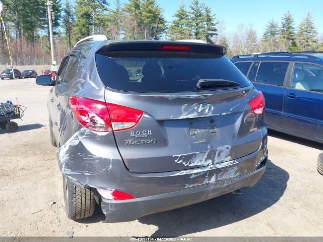 KM8JUCAG6FU966985 Hyundai TUCSON SE