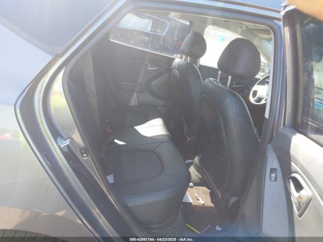 KM8JUCAG6FU966985 Hyundai TUCSON SE