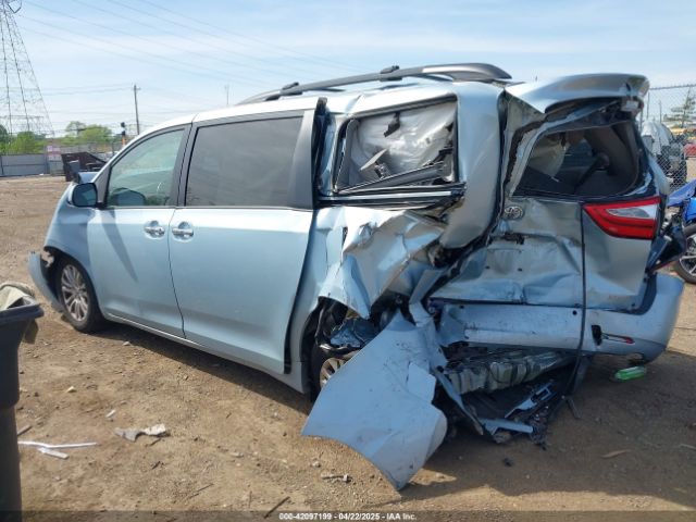 2015 TOYOTA SIENNA 5TDYK3DC3FS609947 Photo 2