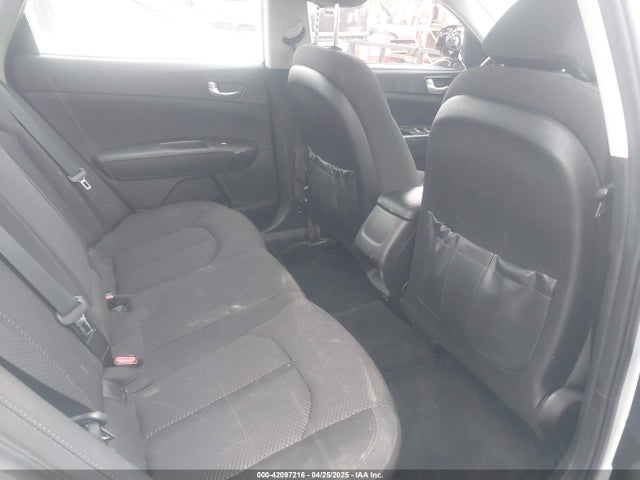 5XXGT4L38JG236267 KIA Optima Lx
