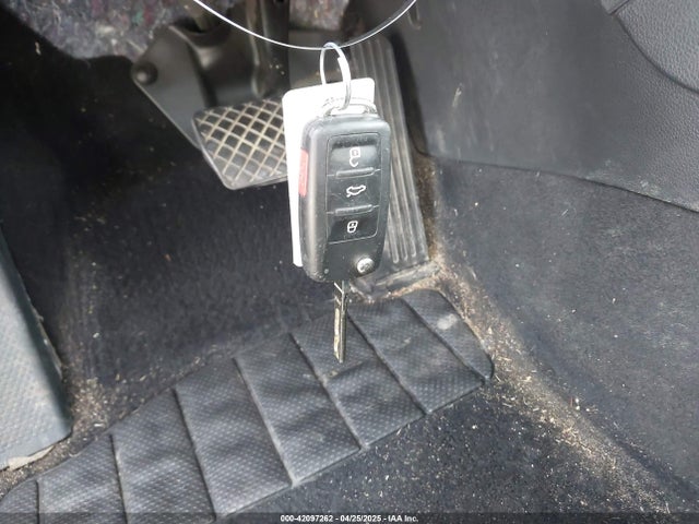 3VW2B7AJ9JM262615 Volkswagen Jetta 1.4t S