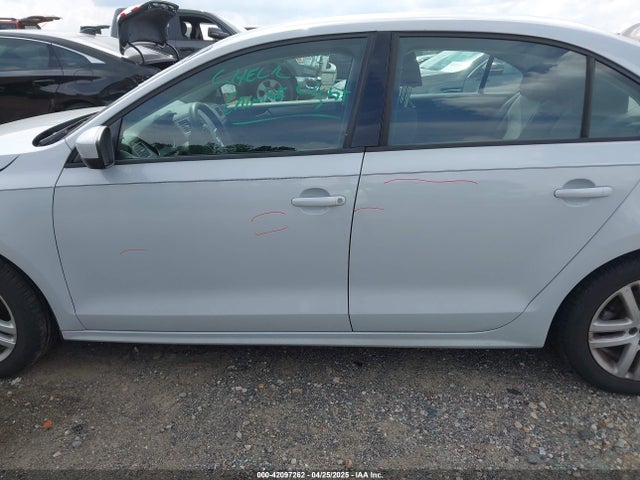 3VW2B7AJ9JM262615 Volkswagen Jetta 1.4t S