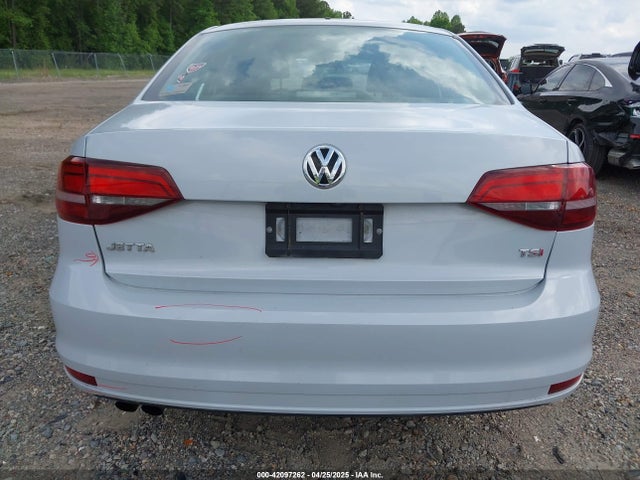 3VW2B7AJ9JM262615 Volkswagen Jetta 1.4t S