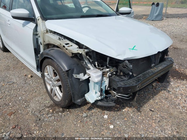 3VW2B7AJ9JM262615 Volkswagen Jetta 1.4t S