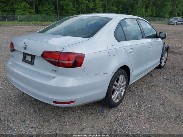 3VW2B7AJ9JM262615 Volkswagen Jetta 1.4t S