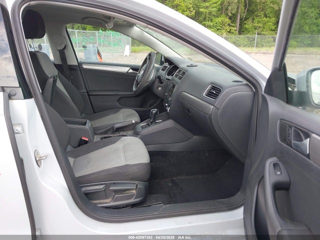 3VW2B7AJ9JM262615 Volkswagen Jetta 1.4t S