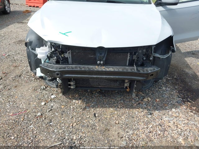 3VW2B7AJ9JM262615 Volkswagen Jetta 1.4t S