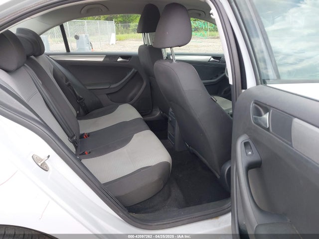 3VW2B7AJ9JM262615 Volkswagen Jetta 1.4t S