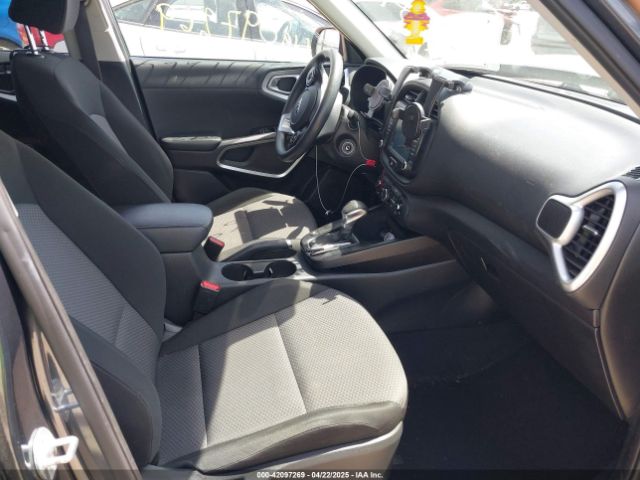 KNDJ23AU3L7057015 KIA SOUL LX