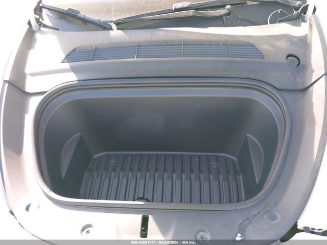 7SAYGDEF9NF542745 Tesla Model Y