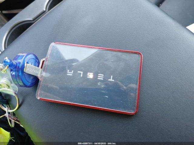 7SAYGDEF9NF542745 Tesla Model Y