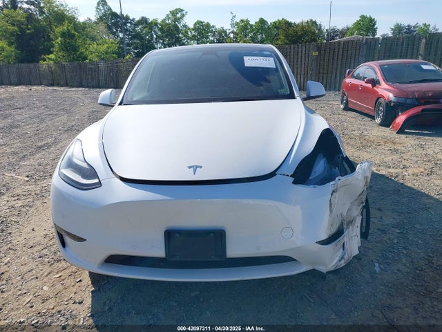 7SAYGDEF9NF542745 Tesla Model Y