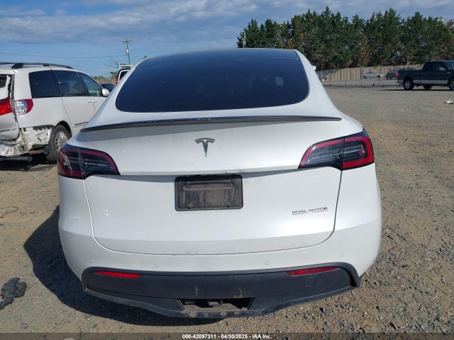 7SAYGDEF9NF542745 Tesla Model Y