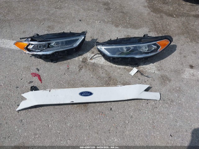 42097329 :رقم المزاد ، 3FA6P0D99LR192821 vin ، 2020 Ford Fusion Titanium مزاد بيع
