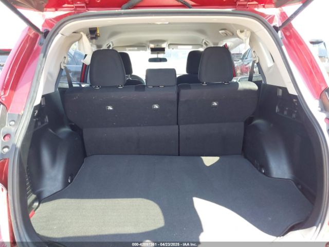 JTMZFREV1GJ064440 Toyota RAV4 LE