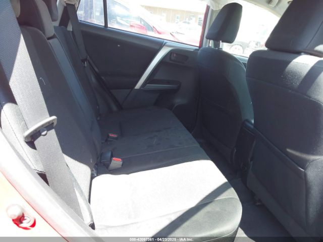 JTMZFREV1GJ064440 Toyota RAV4 LE