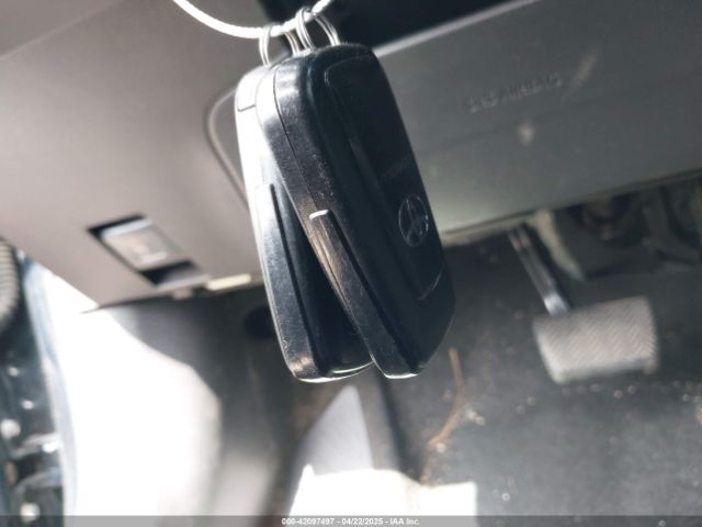 JTND4MBE5M3130281 Toyota COROLLA SE