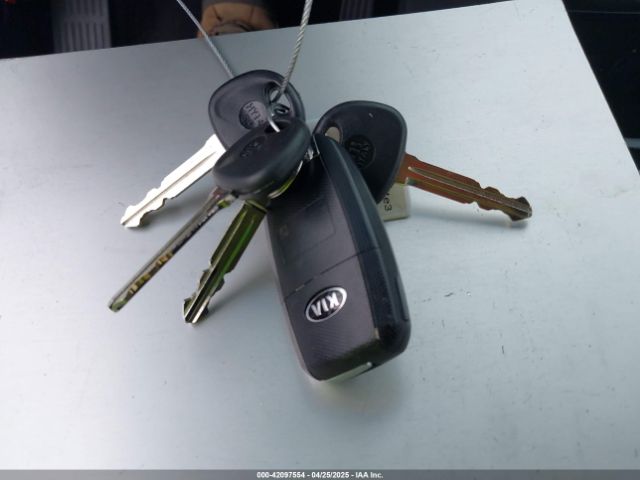 3KPFL4A72JE164251 KIA FORTE LX
