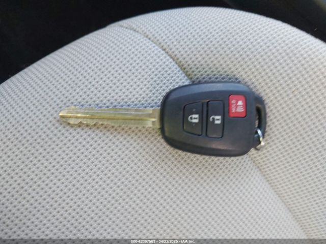 7MUAAABGXPV064304 Toyota Corolla Cross L