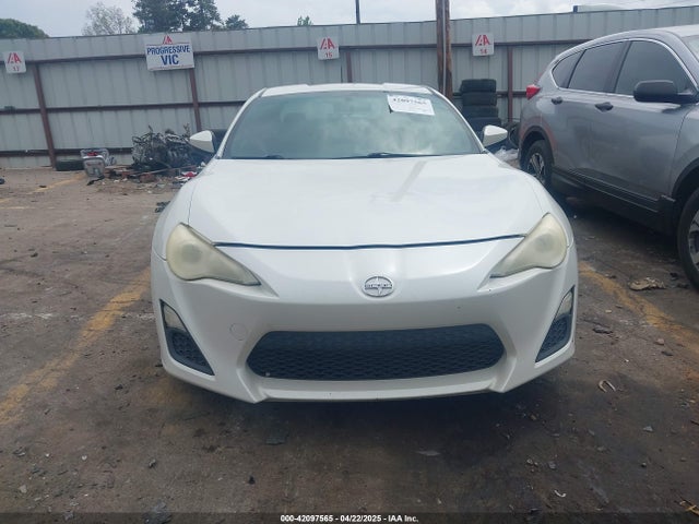 JF1ZNAA13E9704272 Scion FR-S