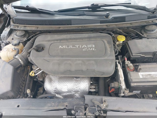 1C3CCCBB4FN650793 Chrysler 200 S