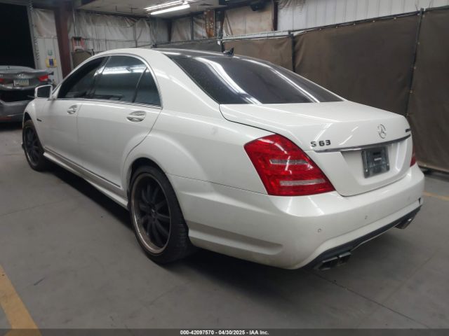 2011 MERCEDES-BENZ S 63 AMG WDDNG7EB7BA402556 Photo 2