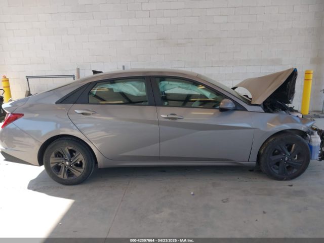 KMHLM4AJ0NU013598 Hyundai Elantra Hybrid Blue