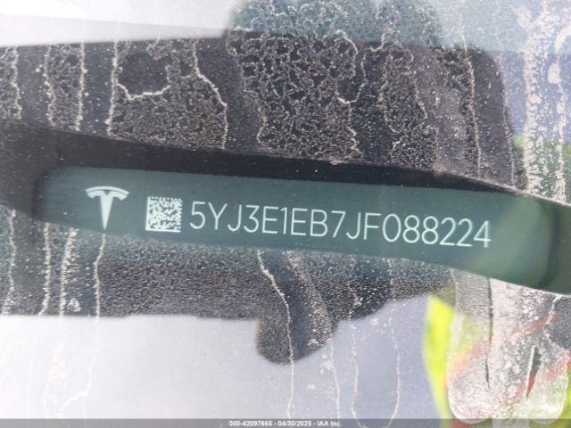 5YJ3E1EB7JF088224 Tesla Model 3 Long Range/performance