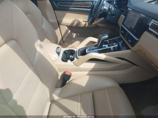 2019 PORSCHE CAYENNE WP1AA2AY1KDA15473 Photo 4